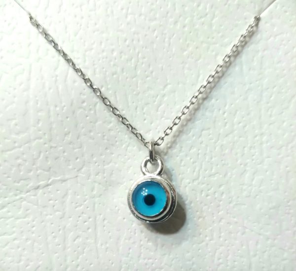 Collar plata ojo turco pequeño.