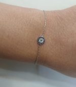Pulsera plata, delgada ojo turco de cristal austríaco.