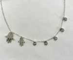 Collar plata  manos Fatima diseño.