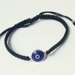 Pulsera ojo turco hilo negro macramé Plata.