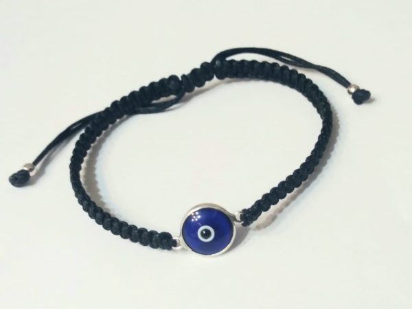 Pulsera ojo turco hilo negro macramé Plata.